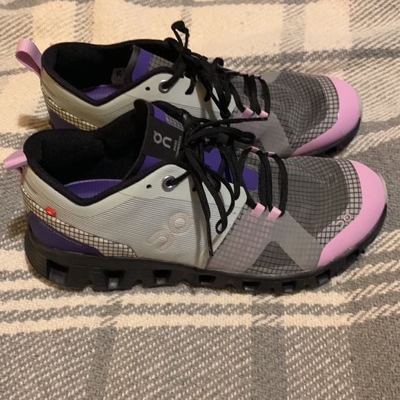 On Running Shoes - Cloud x shift